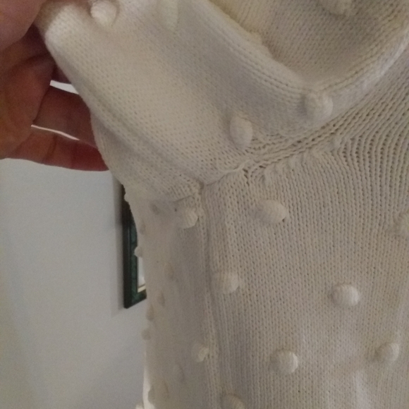 Cable and Gauge white v-neck sweater, S - Picture 5 of 5